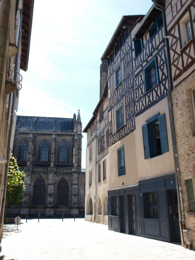 Appart Face Au Mail Limoges Exterior photo