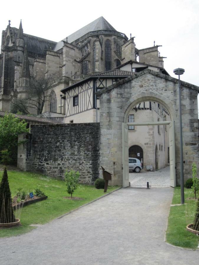 Appart Face Au Mail Limoges Exterior photo